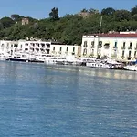 Riva Destra Pensjonat Ischia