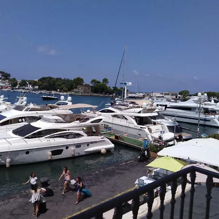 Riva Destra 招待所 3*