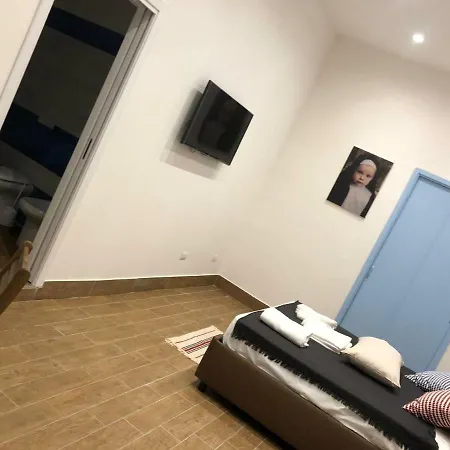 Riva Destra بيت ضيافة ايسكيا