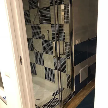 Riva Destra بيت ضيافة ايسكيا